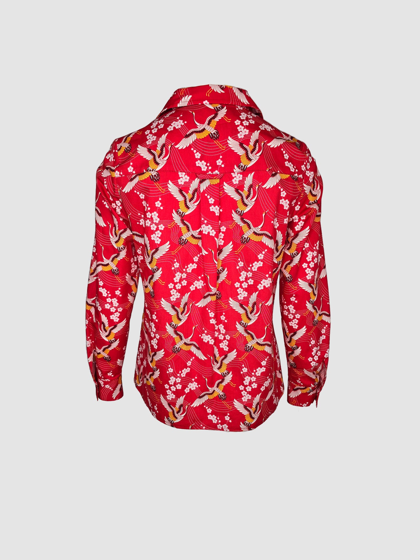 Camisa Roja Manga Larga Estampado de Grullas y Flores