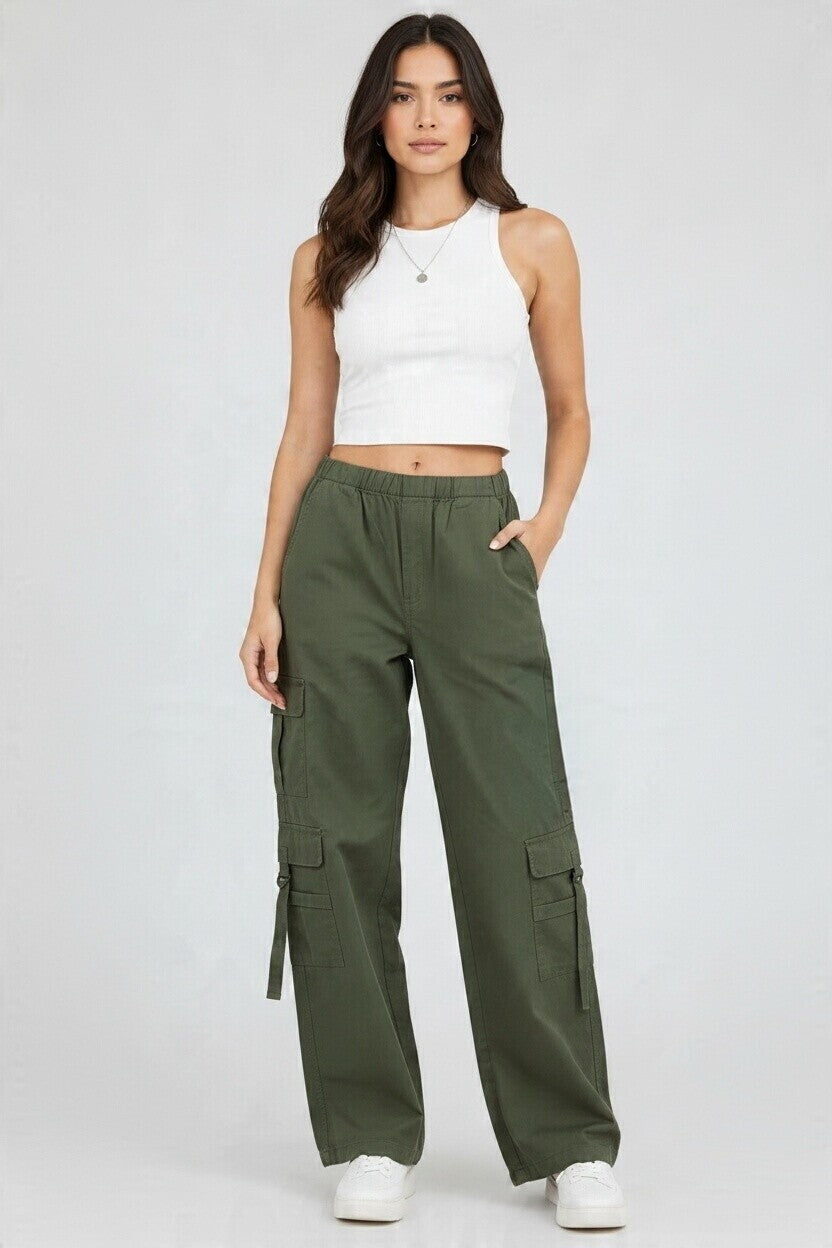 Pantalón cargo con tiras
